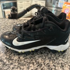 Nike cleats barely worn